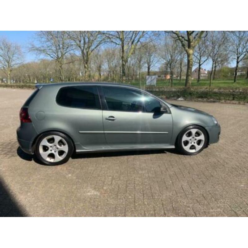 Volkswagen Golf 5 1.9 TDI 130pk 3D 2004 xenon nieuwe apk