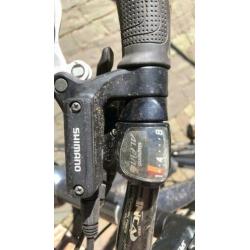Specialités City bike 8 versnelling , Allu frame Carbon stuu