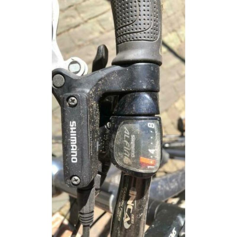Specialités City bike 8 versnelling , Allu frame Carbon stuu