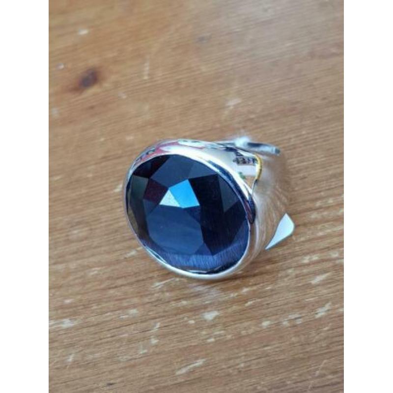Zilveren ring Donker grijs geslepen steen Maat 19