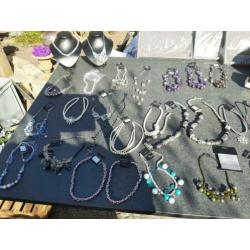 Bijoux, kettingen, ringen, oorbellen