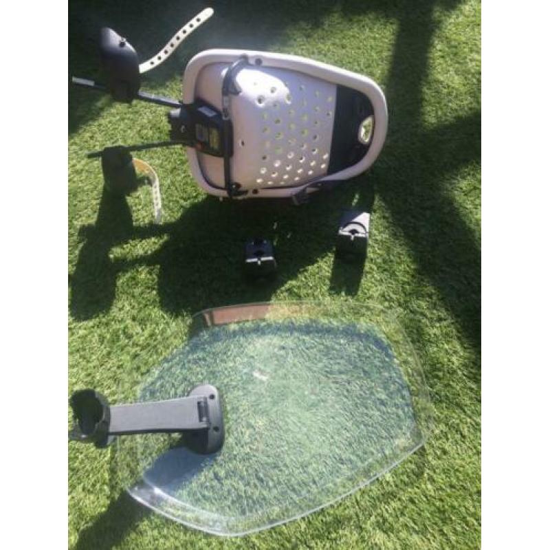 Yepp mini fietsstoeltje wit + windscherm en 2 adapters