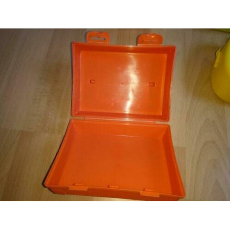 broodtrommels en drinkbekers