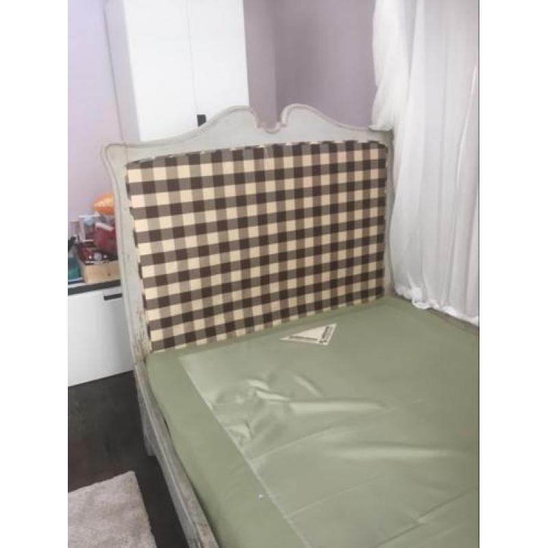 Frans antiek bed