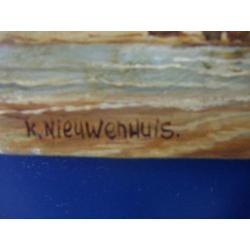 K. Nieuwenhuis olieverf op hout. Bomschuit op het strand.