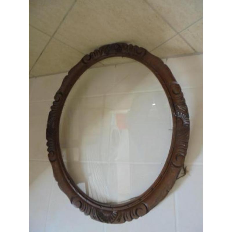 Antieke grote ovale houten lijst met glas, fotolijst