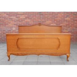 JB3796) Brocant Barok bed met Queen Ann pootjes