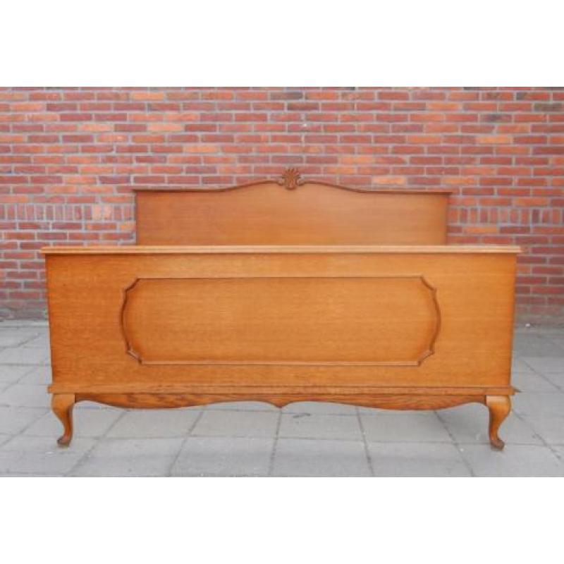 JB3796) Brocant Barok bed met Queen Ann pootjes