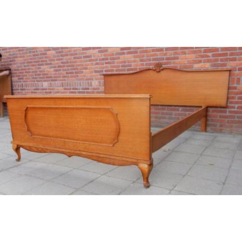 JB3796) Brocant Barok bed met Queen Ann pootjes