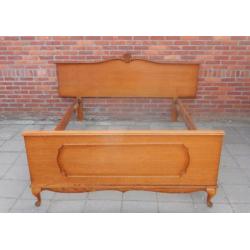 JB3796) Brocant Barok bed met Queen Ann pootjes