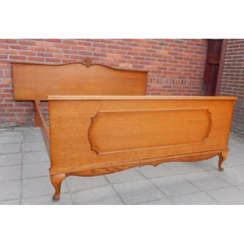 JB3796) Brocant Barok bed met Queen Ann pootjes
