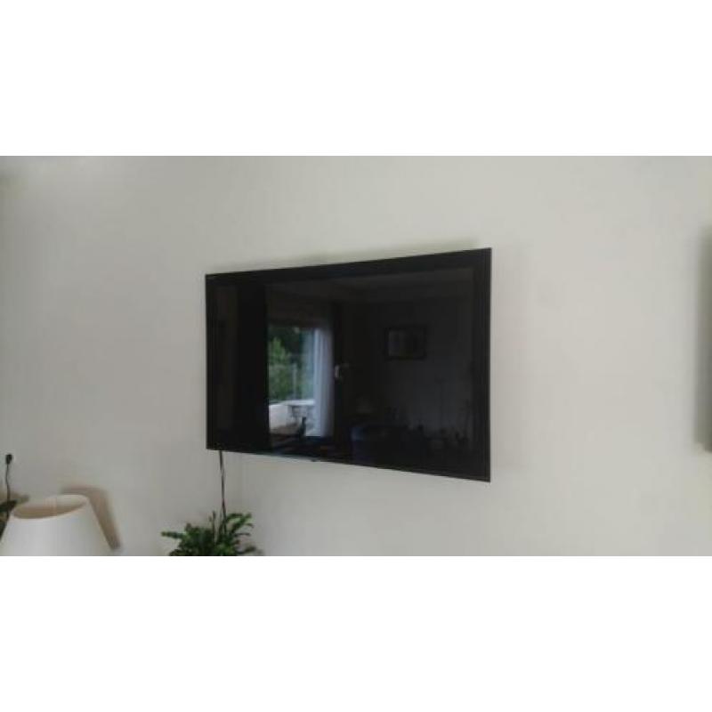 Sony LCD tv, 46 inch, 117 cm