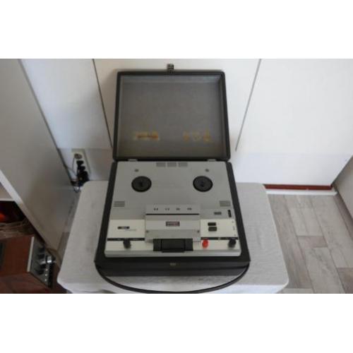 Uher 704 bandrecorder met banden