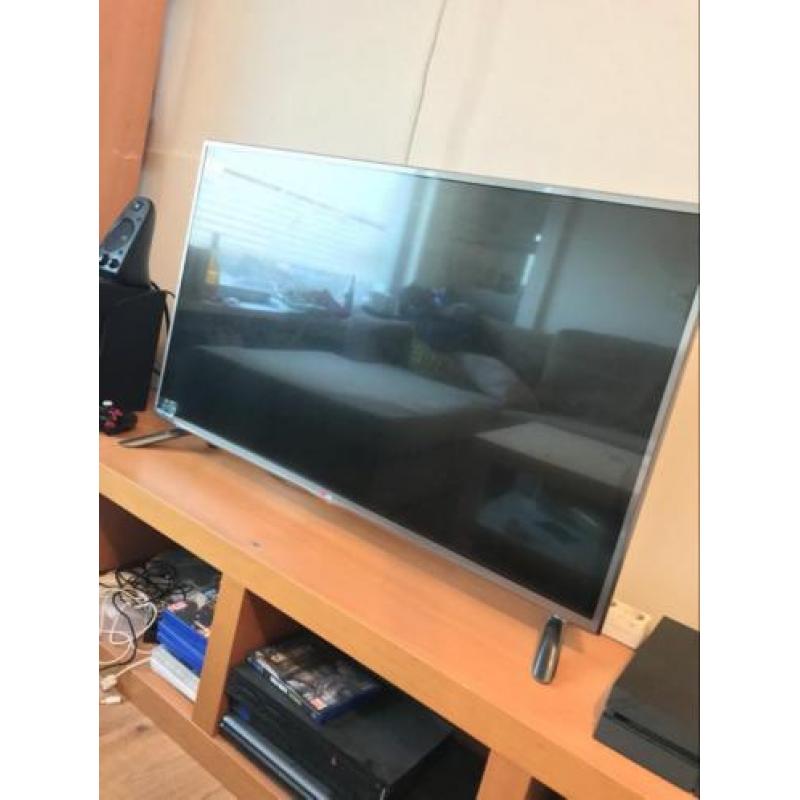 LG 42 Gaming + Smart TV (400hz)