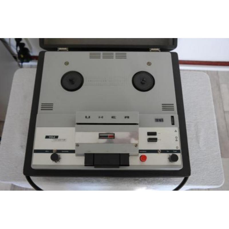 Uher 704 bandrecorder met banden
