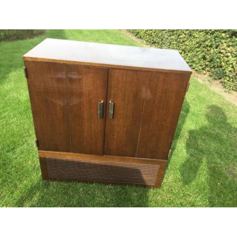 Vintage TV in kast