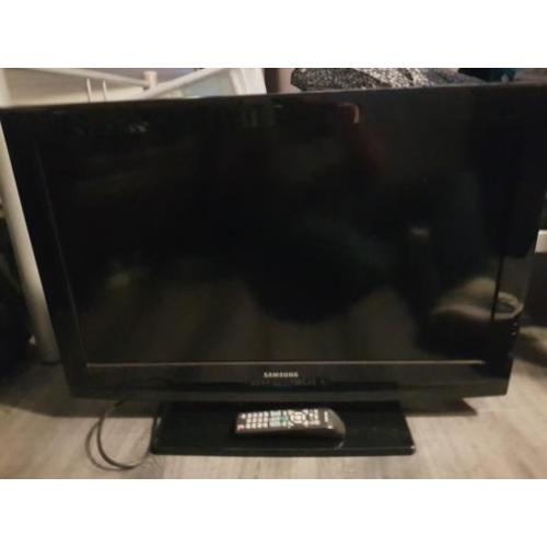 Nette Samsung TV 81 cm