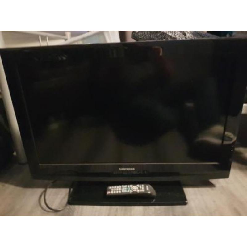 Nette Samsung TV 81 cm