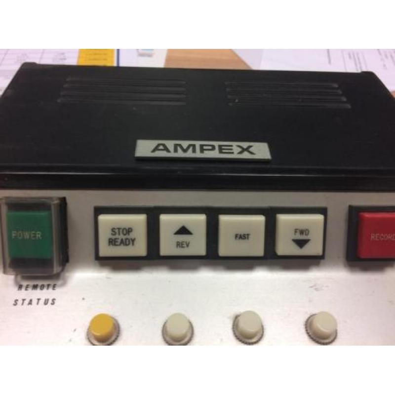 AMPEX remote. veel mogelijkheden. (tevens 4 kaarten aanwezig