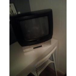 Akai kleine televisie voor op bv kinderkamer of caravan