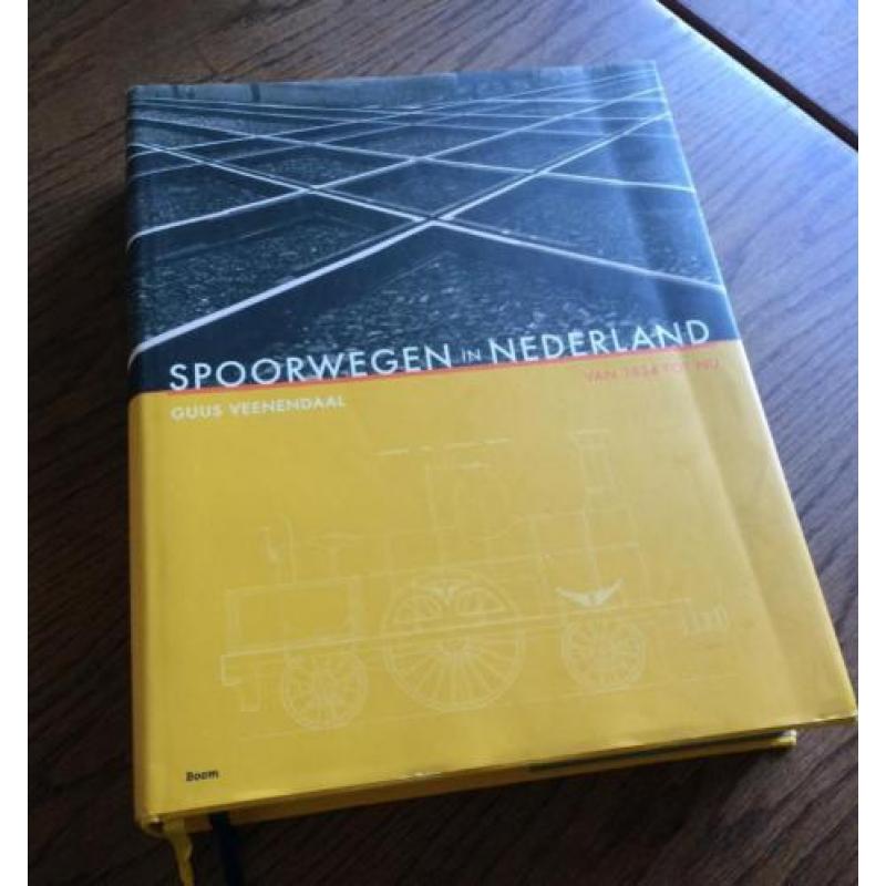 Spoorwegen in Nederland - Guus Veenendaal 640 pagina's!