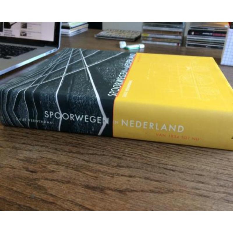 Spoorwegen in Nederland - Guus Veenendaal 640 pagina's!