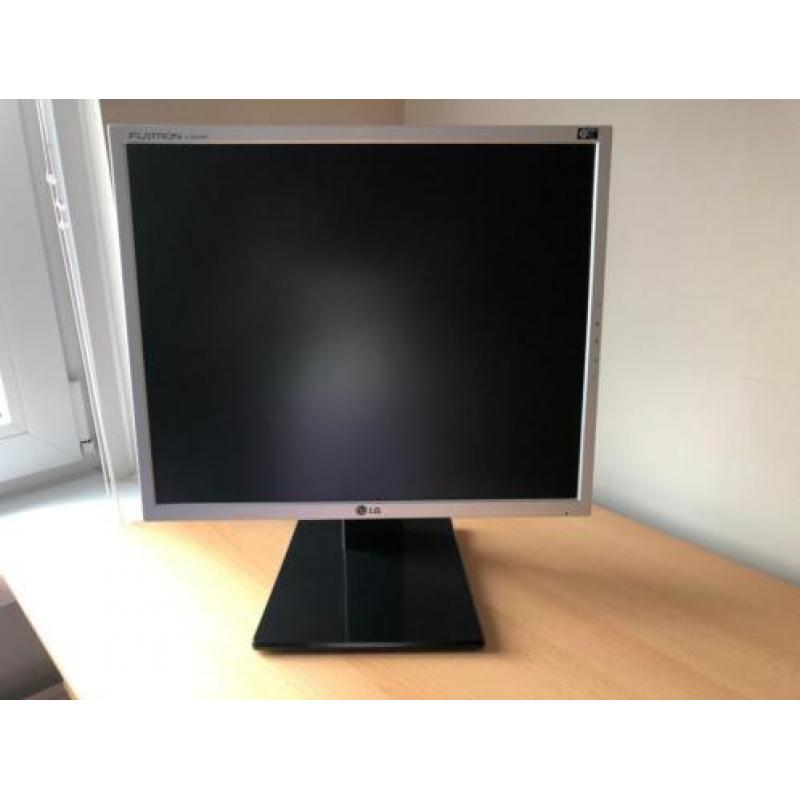 LG L1953HR Zilver, Zwart 19" TFT monitor