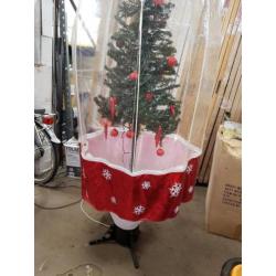 Nieuwe sneeuwende kerstboom