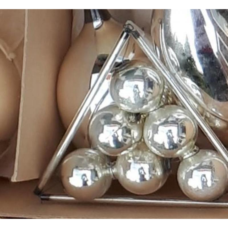 50 zilveren oude kerstballen