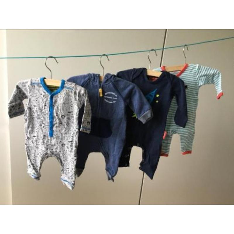 Babykleertjes maat 50/56