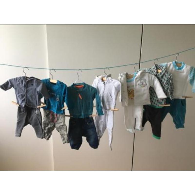 Babykleertjes maat 50/56
