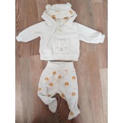 Pakket baby kleding/ jongens maat 50 / 56