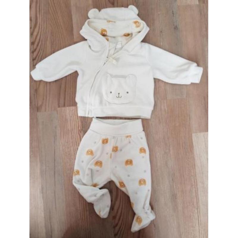 Pakket baby kleding/ jongens maat 50 / 56