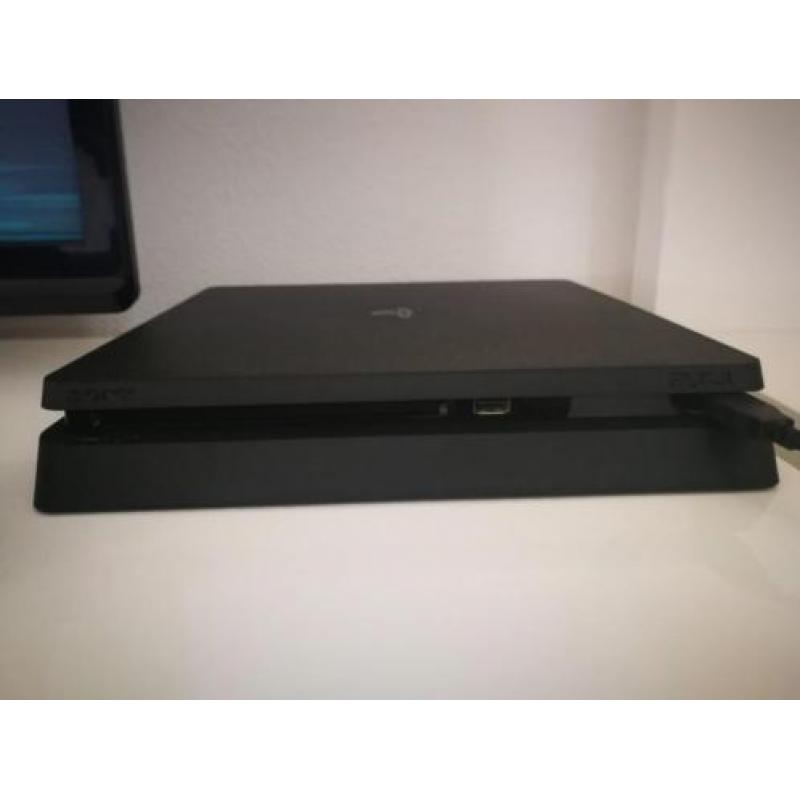 PS4 1TB met 6 games, 2 controllers en garantie