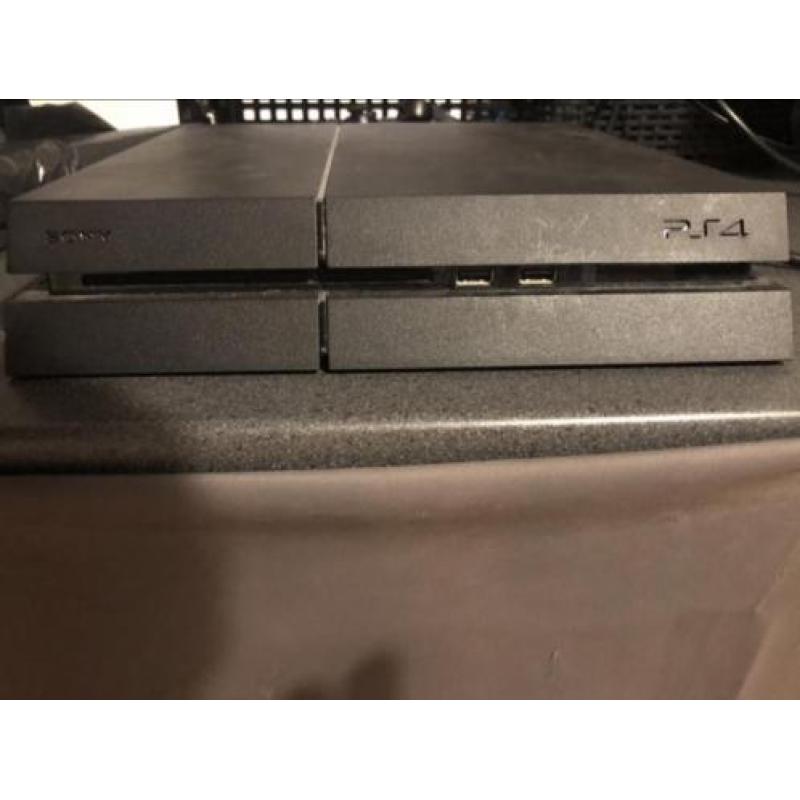 PS4 + 20 Games + 1 V2 Controller en camera ( opnieuw gepost)