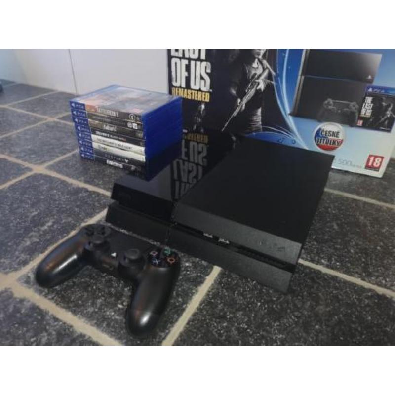 Playstation 4 500GB met 8 games en aankoopnota met doos