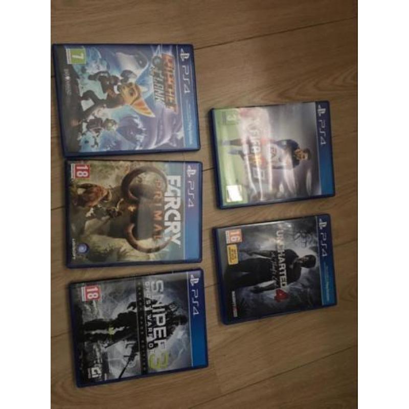 PlayStation 4 1TB met 5 spellen