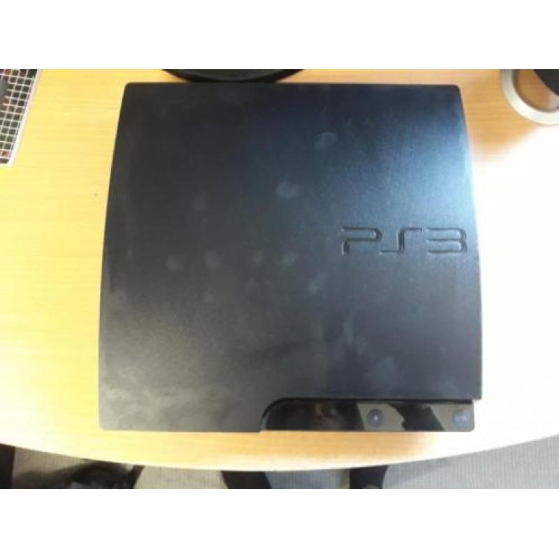 Ps3 Slim 320 GB zwart, 2 controllers en 6 spellen